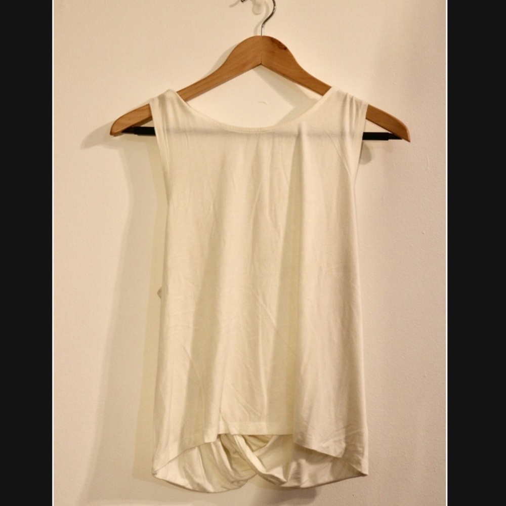 White Top with Low Back by Tobi